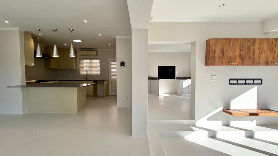 2 Bedroom Property for Sale in Paradyskloof Western Cape